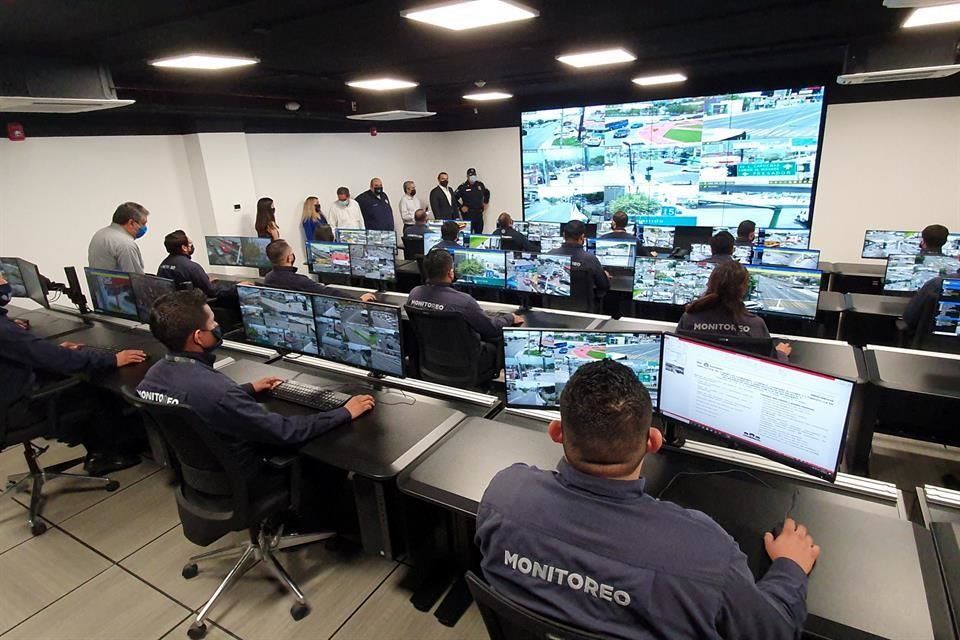 tótems de seguridad - Punto Critico tótems-de-seguridad-C4-de-Monterrey-botón-de-emergencia-estrategia-Escudo