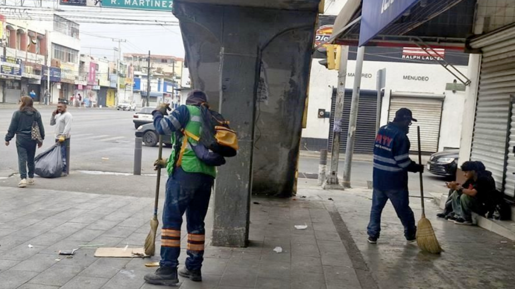 retiro-de-basura-Centro-de-Monterrey-limpieza-urbana-residuos-solidos-Servicios-Publicos