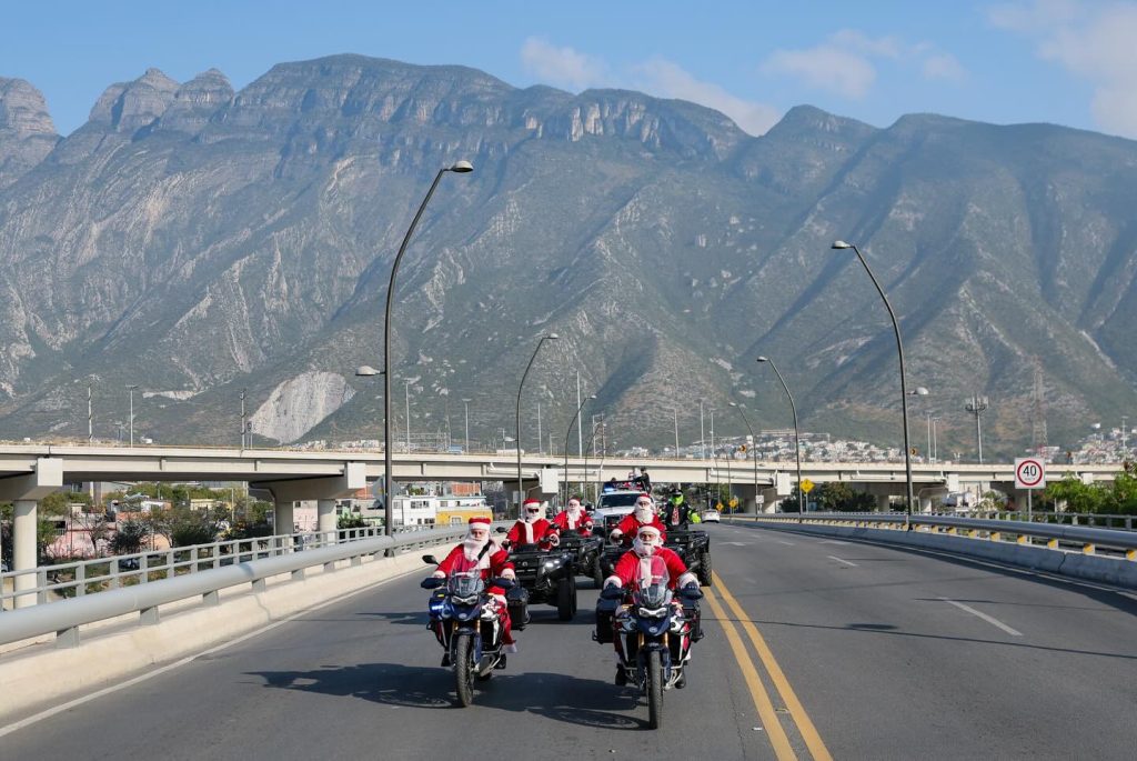 Poli-Santa Clauses - Punto Critico Poli-Santa-Clauses-San-Pedro-proximidad-social-convivencia-vecinal