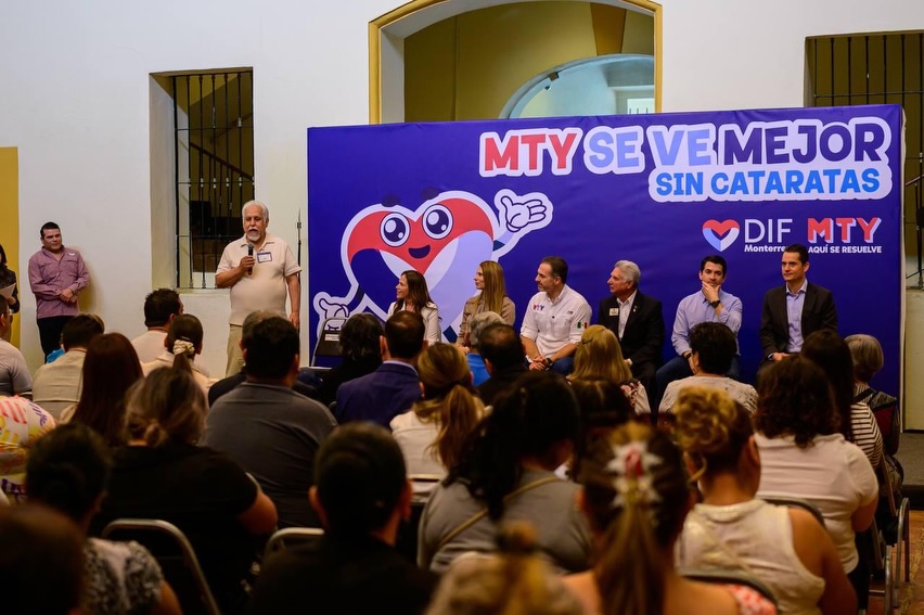 - Punto Critico Foto del evento de 400 cirugías de cataratas en Monterrey