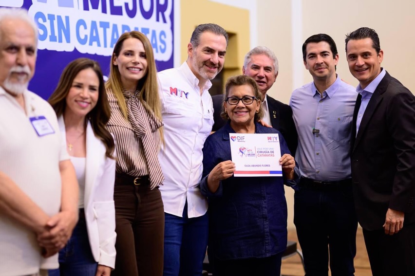 - Punto Critico Evento sobre los 400 cirugías de cataratas en Monterrey
