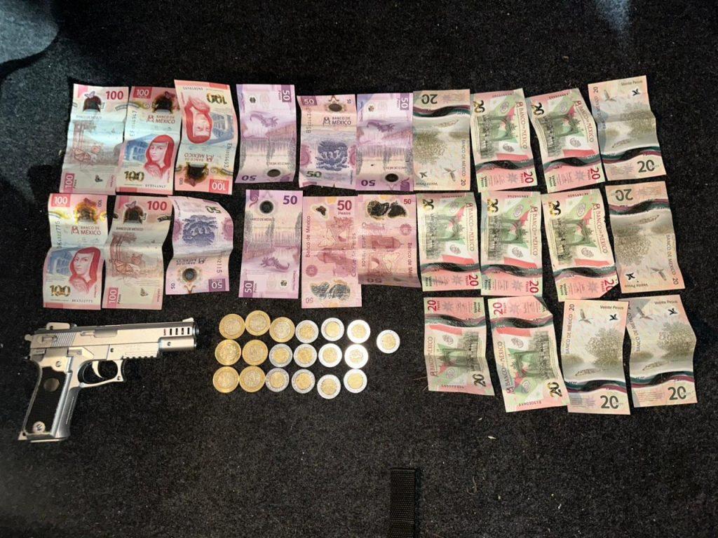 mercancia asegurada - Punto Critico Robo en tienda de conveniencia no fue efectuado gracias a la policia regia